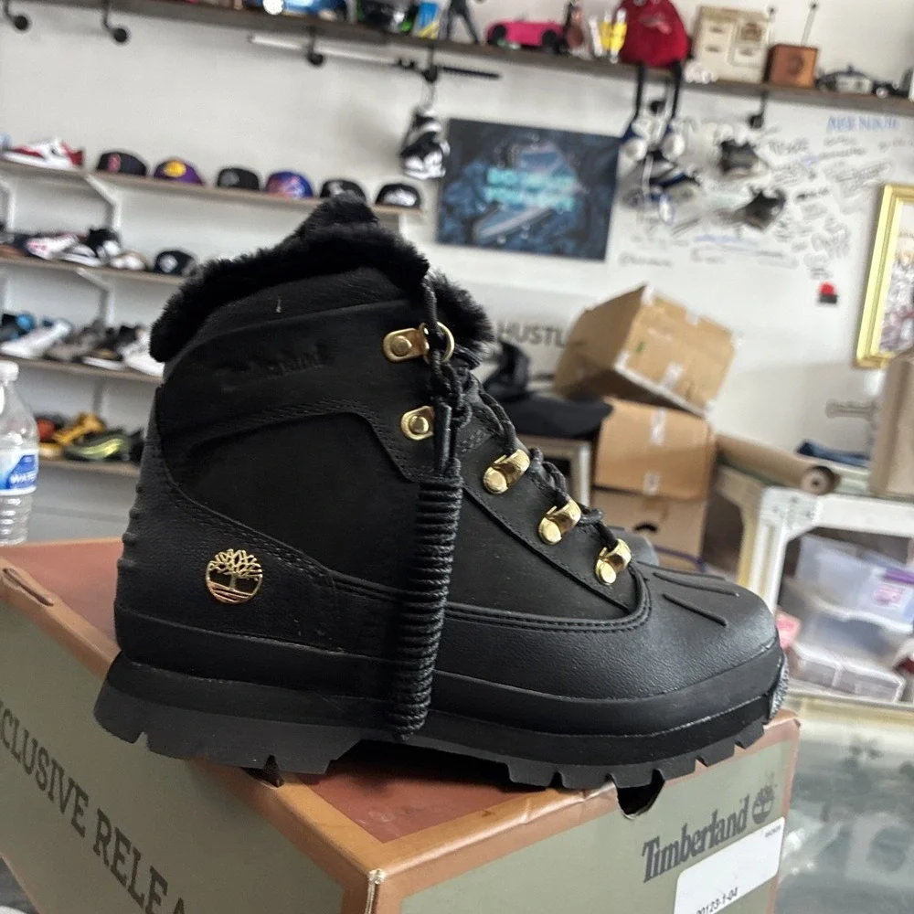 Timberland Kids' Euro Hiker Shell Toe Blackout TB0A2N3H001 SZ 4Y New DS OG Box
